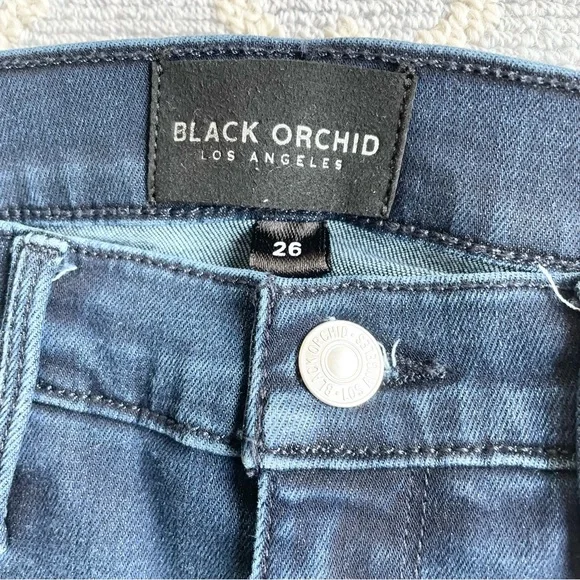 Black Orchid Miranda Step Hem High Waisted Skinny Jeans in “Wasted Time” - Picture 4 of 8